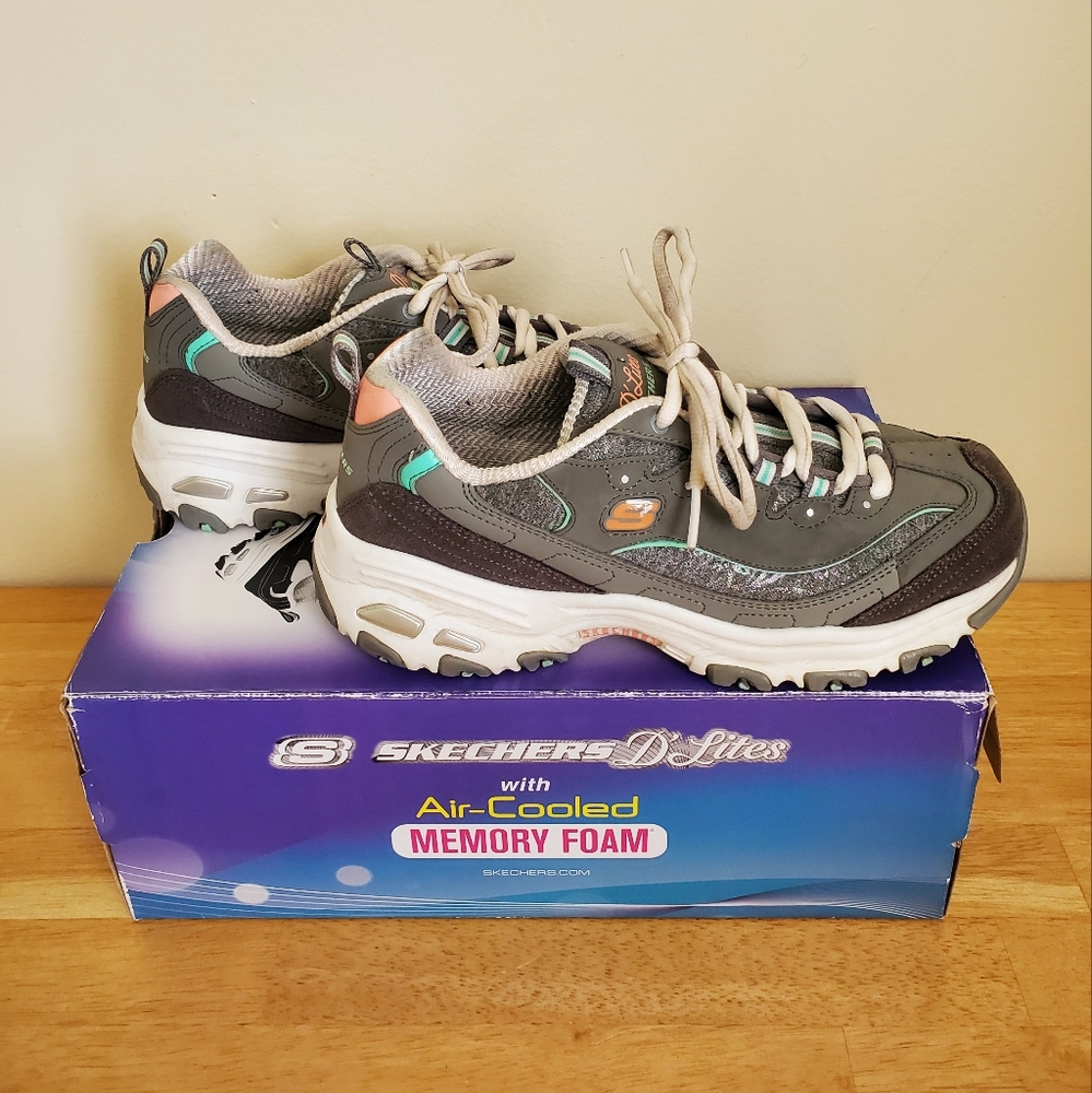 Skechers Women's Sz 7 D'Lites Gray